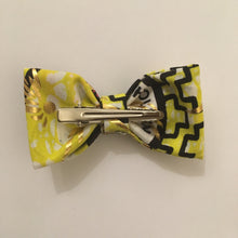 Load image into Gallery viewer, Esi - African Ankara Print Hair Bow
